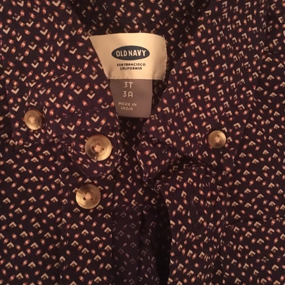 Old Navy Toddler Boy Button Down Shirt - Picture 4 of 4